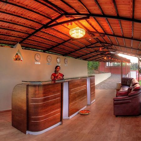 Hotel By The Way Mysore Exterior foto
