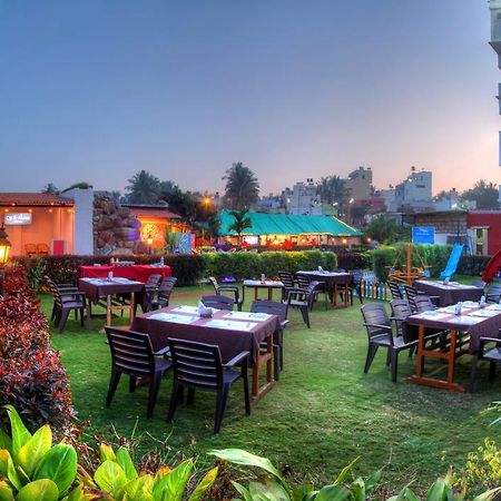 Hotel By The Way Mysore Exterior foto