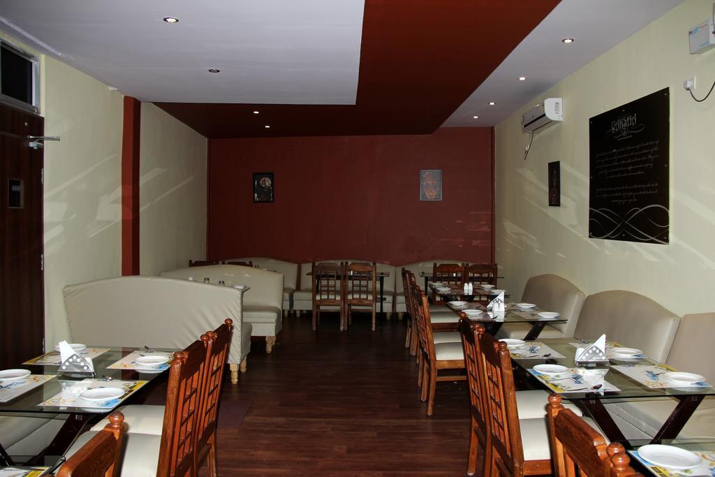Hotel By The Way Mysore Exterior foto