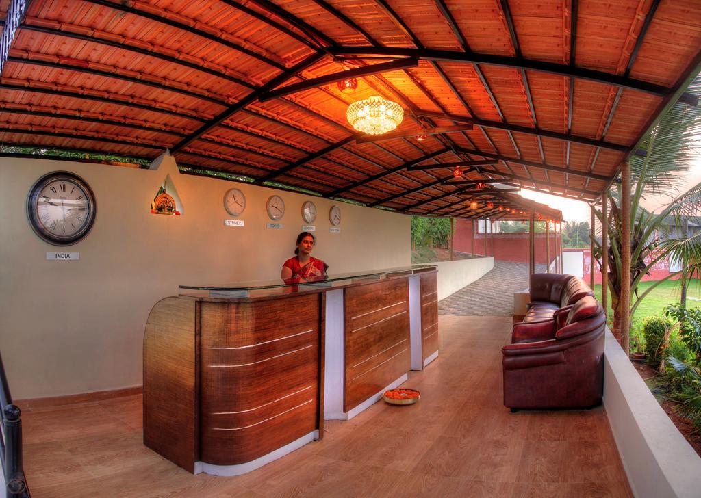 Hotel By The Way Mysore Exterior foto